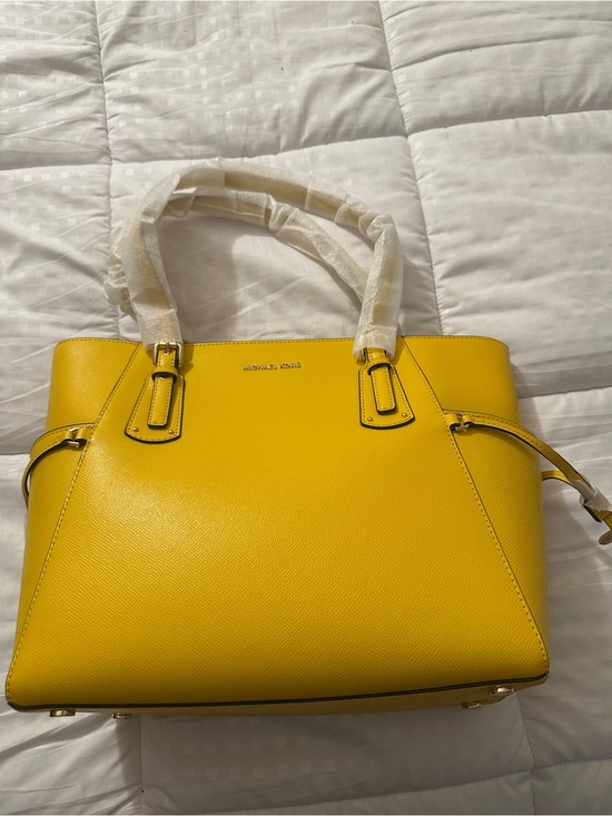 Michael Kors Handbags - Michael Kors Voyager EW Tote
Bag Leather Marigold